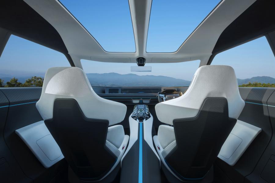 Интерьер Mitsubishi e-Evolution Concept 2017 года  (фото 9 из 40)